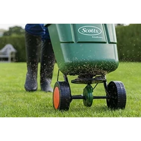 Gyepkezelés ICL Landscaper Pro termékekkel